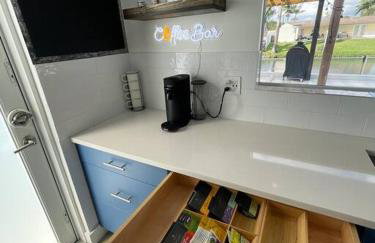 Modern pool home on the lake near Hardrock FLL airport - Foto 24