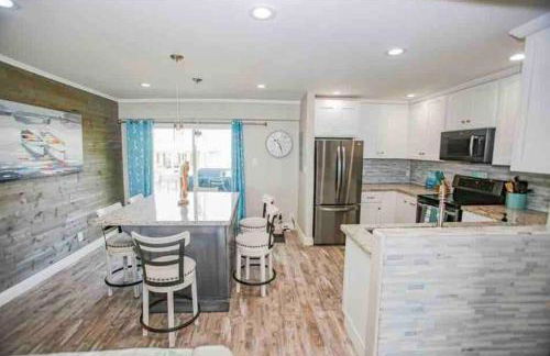 Beachfront Retreat! 3 Steps to WALKOVER! - Photo 10