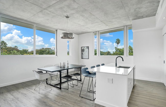 Design District Suites - Photo 53