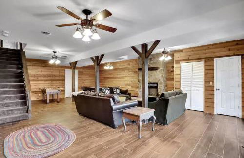 5 Bedroom Suites Hot Tub Jacuzzi Tub & Game Room - Photo 55