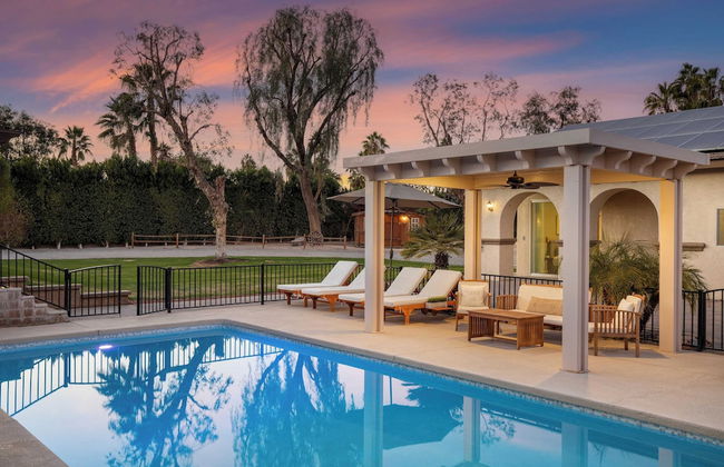 Pool, Sports Court, Game Garage, Fire Pit, & Casita Olivano Ranch by Avantstay - Foto 1