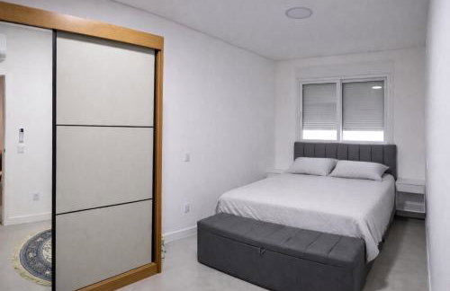 Luxo e exclusividade - Apartamento a 30m da praia da Cachoeira Floripa - Foto 16