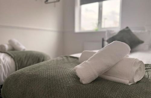 Woody Bank 3 Bed Sleeps 5 Parking WiFi Contractors - Foto 19