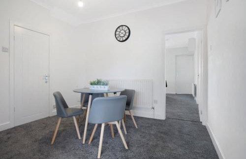 Spacious Living Room & Modern Comforts, Sleeps 4 - Foto 10