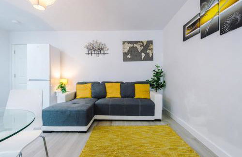 1BR & 2BR Apt -for CONTRACTORS- free PARKING close to EVERTON & ANFIELD stadium, Liverpool City Centre managed by Chique Properties Ltd - Foto 9