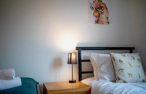 Augusta House - Andover - Photo 20