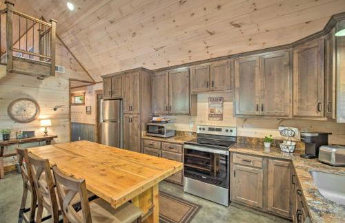 Stunning Cabin Getaway with Private Hot Tub! - Foto 8