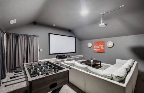 Stylish Spacious Convenient - 6-BD 2 5-BA + Pool - Foto 5