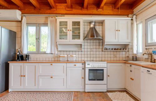 Farmhouse with pool minutes from beach - Photo 27