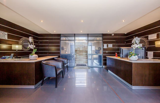 Infinity Self-Catering Apartments - Photo 2