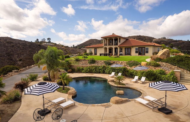 Colina by Avantstay Secluded Mountain Top Oasis w Pool Hot Tub Putting Green - Foto 41