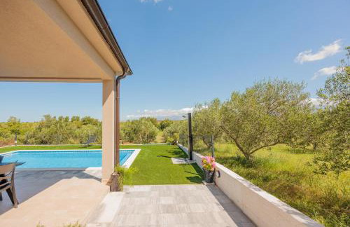 Holiday Home Bonato with pool - Photo 45