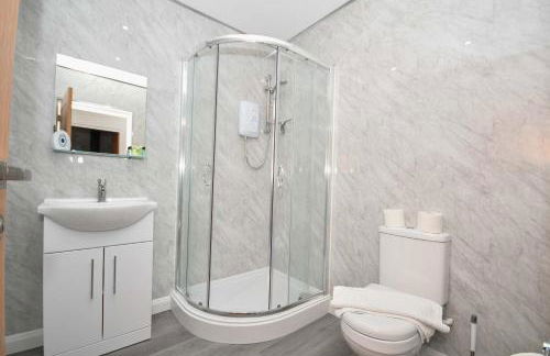 Modern 1 Bedroom Apartment in Morley with Parking - Foto 49