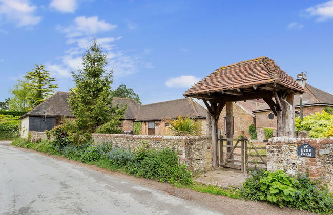 Dyke Farm Barn | By Huluki Sussex Stays - Foto 1