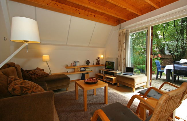 Cozy Holiday Home in Nunspeet near Forest - Photo 12
