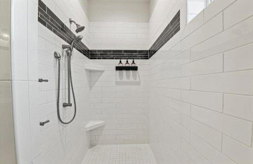 Relaxing Sauna Retreat Fire Pit and Swing Set - Foto 28