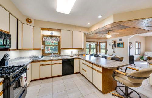 Spacious Beloit Retreat Close to Parks and Trails! - Foto 5