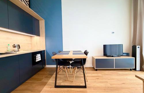 Wrocław Airport Studio with Mezzanine by BookingHost - Foto 5