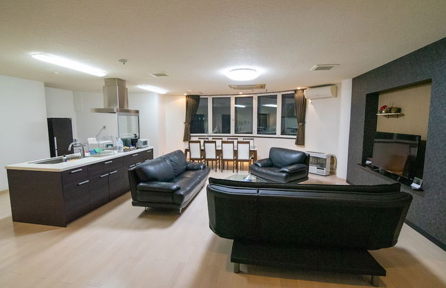 ROADSIDE HOUSE - Photo 13