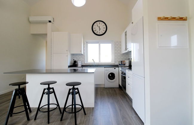 Semi-detached Villa With Pool In Rural Setting - Photo 4