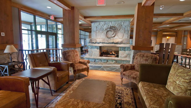 First Tracks Lodge, by Lodging Ovations - Foto 4, Sala de estar do lobby