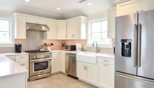 Gorgeous Architectural Home w Water Views - Foto 4