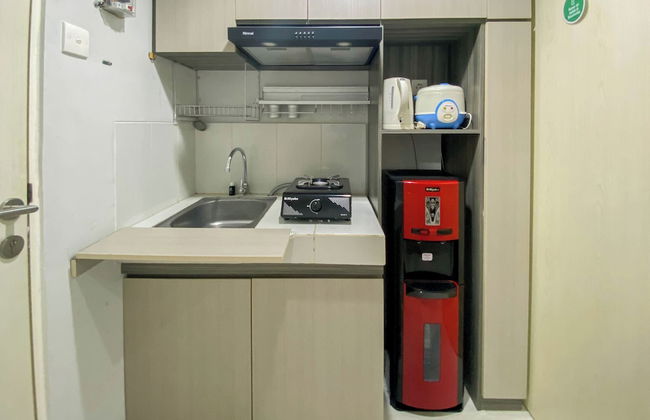 Comfortable 1Br Without Living Room At Amartha View Apartment - Foto 6