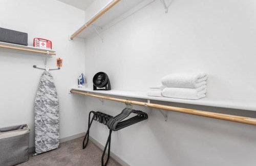 CozySuites at 747 Apts - Foto 42