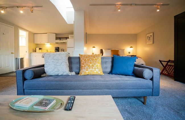 Sophisticated City Escape near DU - Foto 8