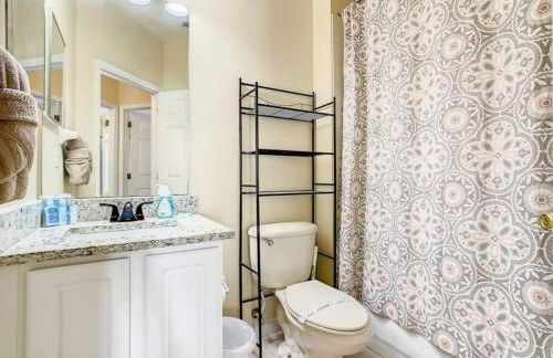 Family retreat w pool, hot tub & games - Foto 33