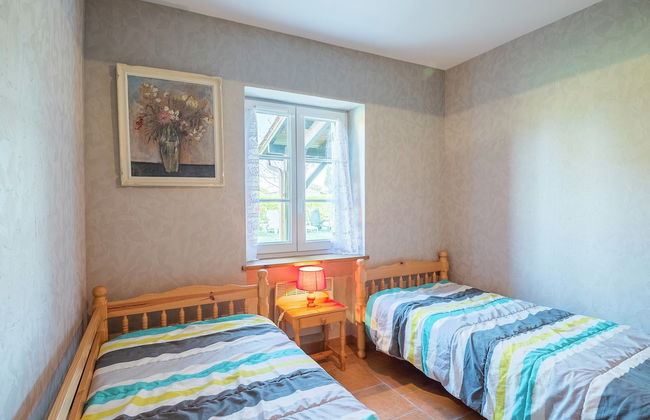 Spacious Holiday Home in Saint-nexans With Terrace - Foto 13