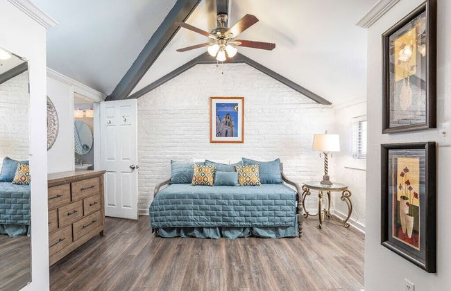 Southern Belle Carriage House - Photo 8