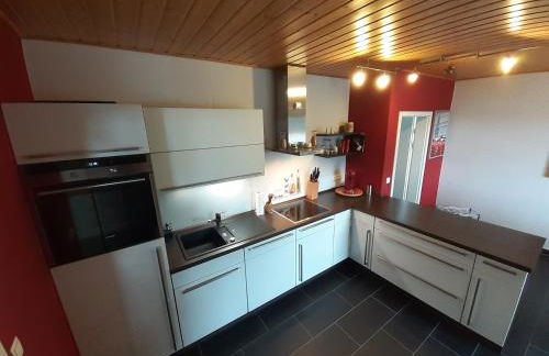 Ferienwohnung Terrasse Parkplatz WallBox Nürburgring - Foto 6