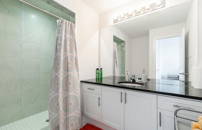 4BR 3BA Townhouse on Lake Ontario Free Parking Gym - Foto 39