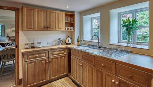 5 bedroom cottage in rural Staffordshire - Foto 4