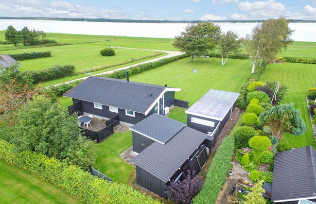 "Ilya" - 90m to the fjord - Photo 1