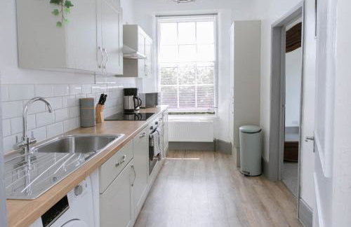 Spacious Apartment, Free Parking, Central Location Near To Uni, Hospital, Town - Foto 15