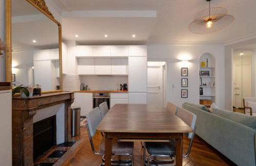 Sophisticated 2BR - Steps to Station - Foto 12