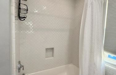 Canal Front Retreat w Boat Dock & Coastal Views - Foto 16