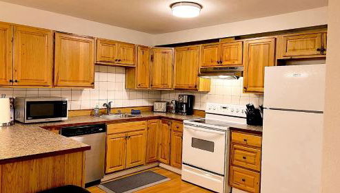 Airport Aurora Bora Bungalow - near airport and shopping - Photo 2