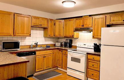 Airport Aurora Bora Bungalow - near airport and shopping - Photo 2