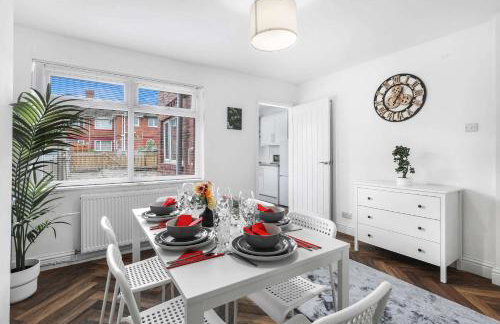 Spacious Family - Contractor Stay - Parking - WiFi - Photo 4