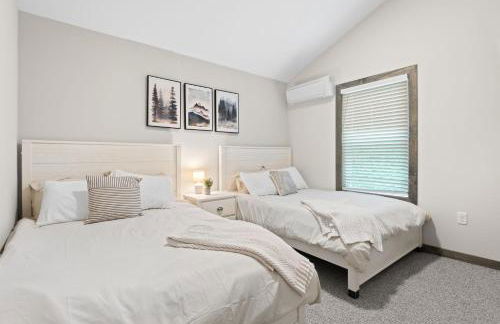 Twin Chalet - 6 BDs Hot Tub Game Area and more - Foto 64