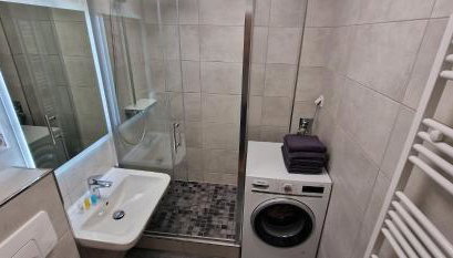Zentrum Apartment - OLED TV - PS4 - Balkon - Parking - Foto 5, towels, Shower