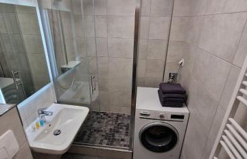 Zentrum Apartment - OLED TV - PS4 - Balkon - Parking - Photo 5