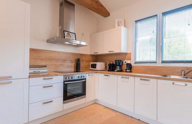 Spacious and Modern Villa With Large Garden and BBQ Area - Foto 15