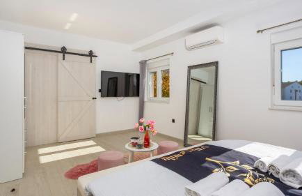 Villa Lemily with private pool by Villas Guide - Photo 49