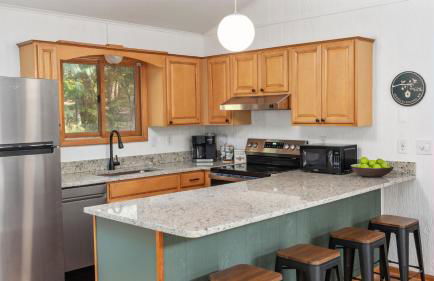 Wooded Nest, Cozy 3BR Chalet Near Spas, Downtown Berkeley Springs & Hiking - Foto 15