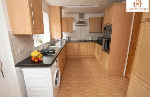 Large Home - Free Parking-WiFi By Hinkley Homes Short Lets & Serviced Accommodation - Foto 33