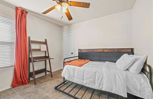 NEW Killeen 8-10 Bd sleeps max 10 ppl 5 min to Fort Hood Families Groups Pets Ok - Professionally Managed by Stay Albatross - Photo 26